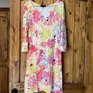 Beautiful 3/4 sleeve, light weight. Great beach dress